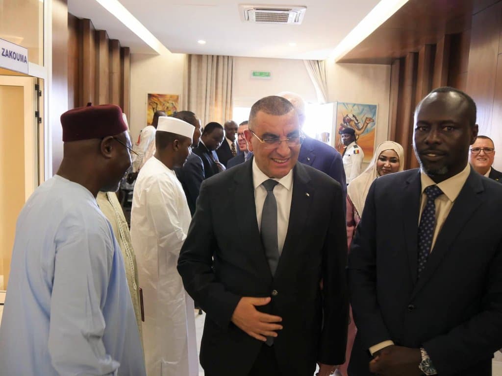 Algeria and Chad Discuss in N'Djamena the Field Implementation of Two Sections of the Trans-Saharan Road