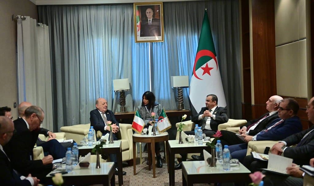 Algeria and Italy Discuss Emission Reduction and Development of Oil and Gas Projects