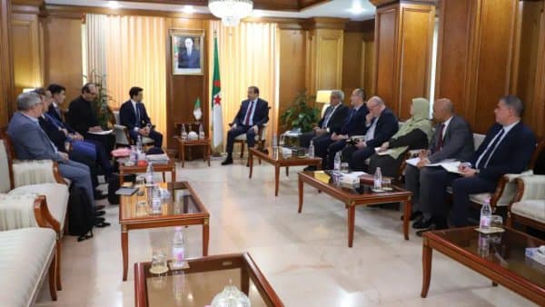 Algeria discusses with Spain the localization of these industries