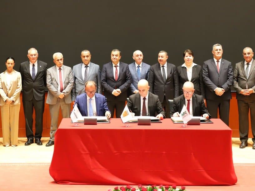 Aqrab supervises the signing ceremony for the integrated phosphate project contracts