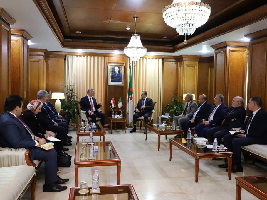 Arqab discusses ways to enhance cooperation with the Egyptian Minister of Petroleum and Mineral Resources