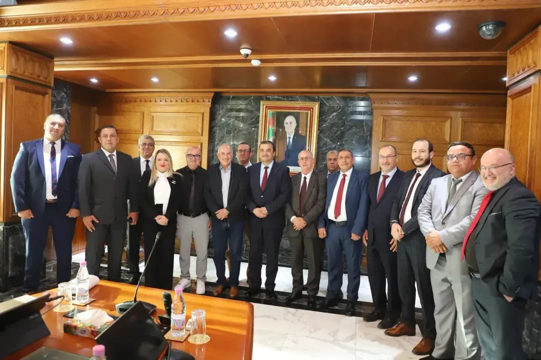 Arqab Receives a Delegation from the National Federation of Oil, Gas, and Chemistry Workers