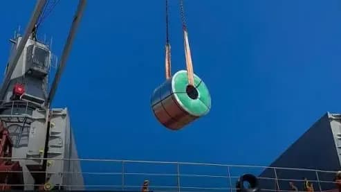 Arzew Port Exports 20,000 Tons of Steel to America