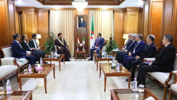 "Bahwan Holding" seeks to deepen its partnership with Algeria