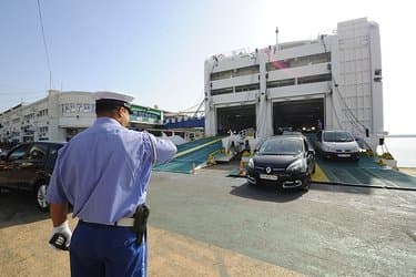 Consulates Inform the Community: This is the New Regulation for Cars Under 5 Years