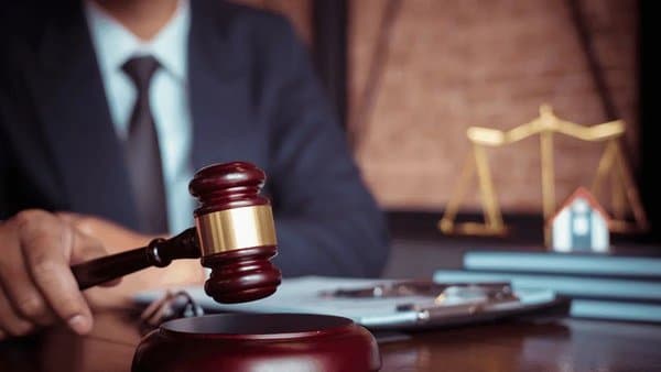 Decriminalizing management actions: a fair observation, a reform to be framed