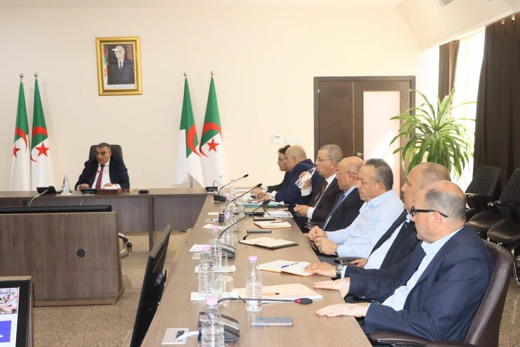Eastern Mining Line: Jlaoui Chairs Meeting on Progress of Bouchekif-Souk Ahras-Draâ Work