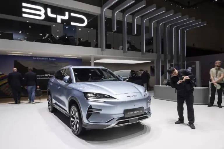 Electric vehicle sales in China hit record levels