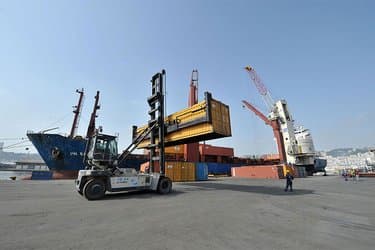 Expanded Powers for the Minister of Foreign Trade to Curb Invoice Inflation and Reduction!