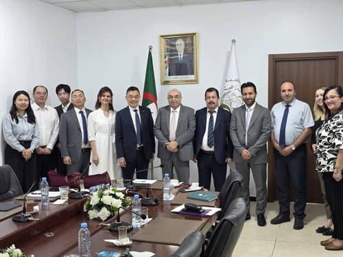 Guedri reviews the progress of several priority projects of 'Saïdal'