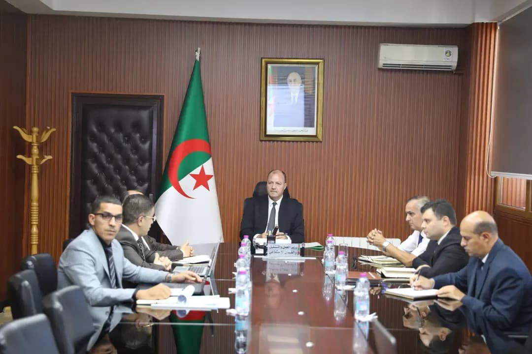 Hattab chairs a meeting to monitor the performance of the National Fund for Social Insurance for Wage Earners