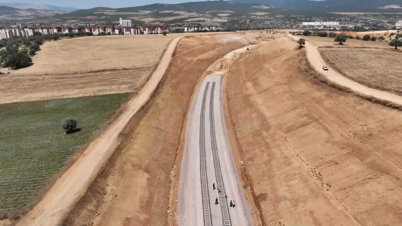 Inspection of the progress of work on the section linking Bouchakouf and El-Draïa