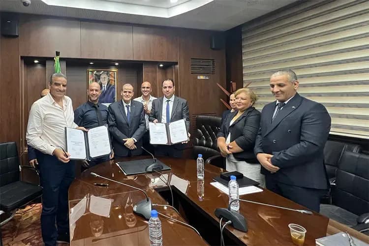 Insurance offers for employees at the Ministry of Foreign Trade and their families
