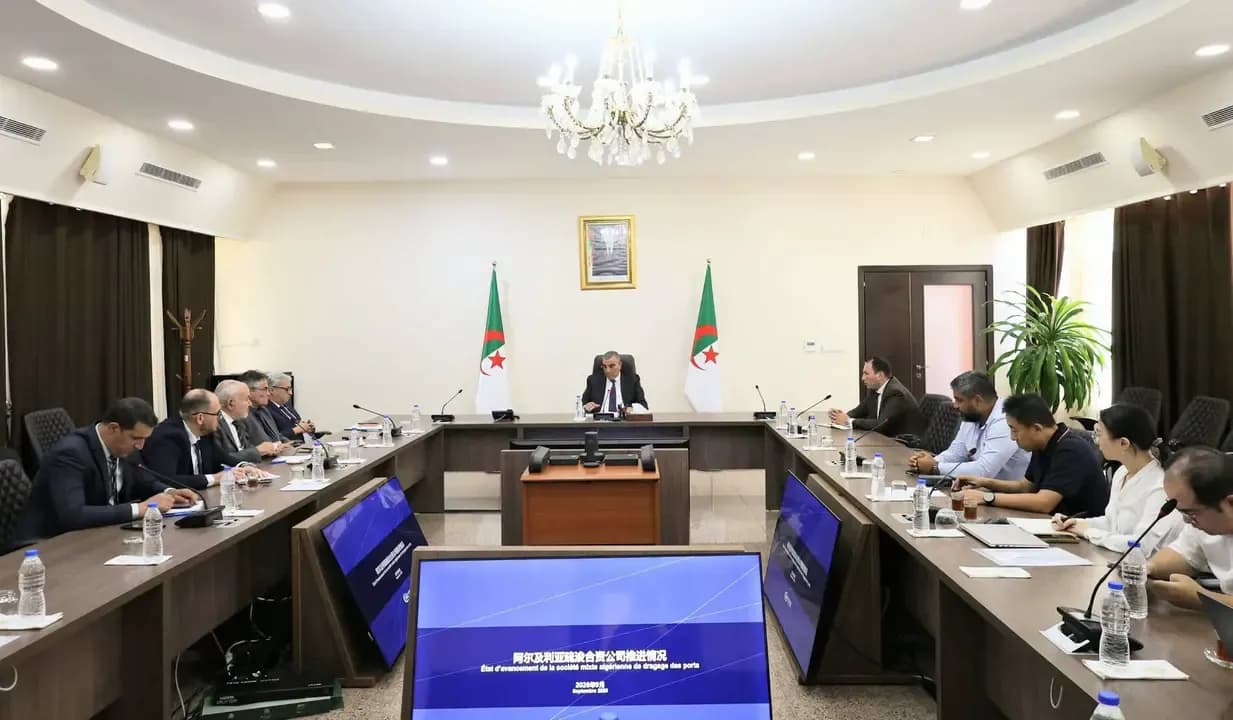 Jalawi chairs a coordination meeting to discuss the action plan of the Algerian-Chinese mixed company