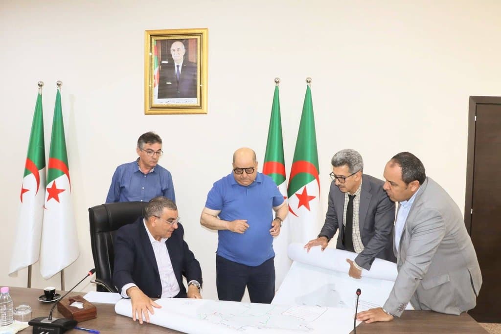 Jalawi chairs a working session to follow up on the preparations for the launch of the railway project between Ouargla and Ain Salah
