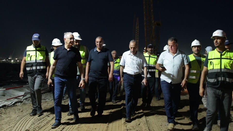 Jalawi inspects the expansion works of Annaba phosphate port at night