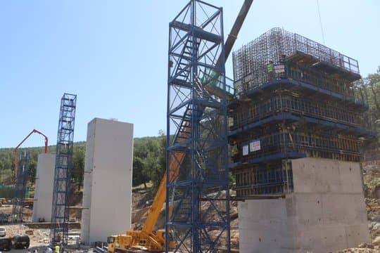 Jalawi inspects the progress of the Eastern Mining Line project in Souk Ahras