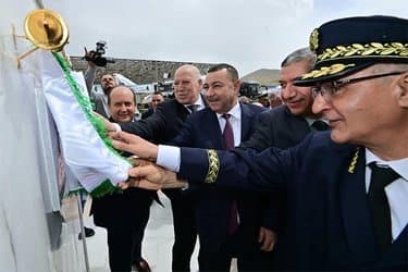 Laying the foundation stone for a factory to produce 150,000 parts and structures for vehicles annually