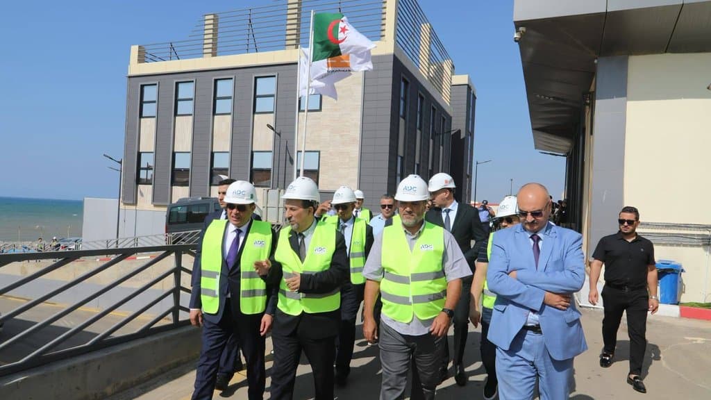 Libyan Minister of Water Resources Praises Algeria's Experience in Desalination