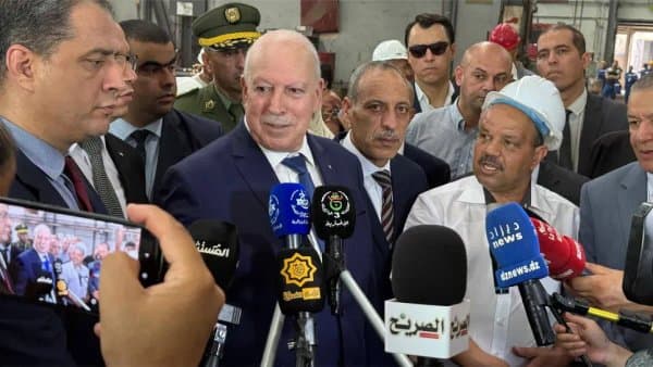 Minister of Industry Issues Instructions to Increase National Integration Rate