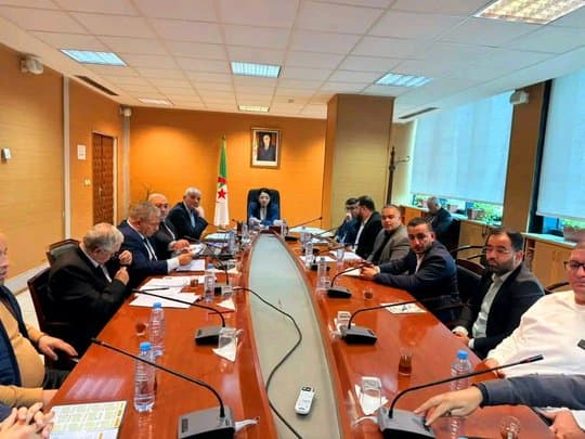 Minister of Internal Trade Meets with Representatives of Café Owners and Roasters - Iqtissad Al Balad