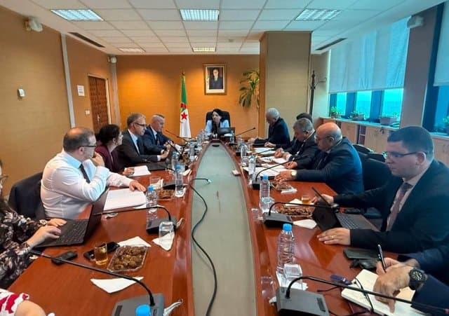 Minister of Internal Trade Reviews Mechanisms for Regulating the National Market with the International Monetary Fund