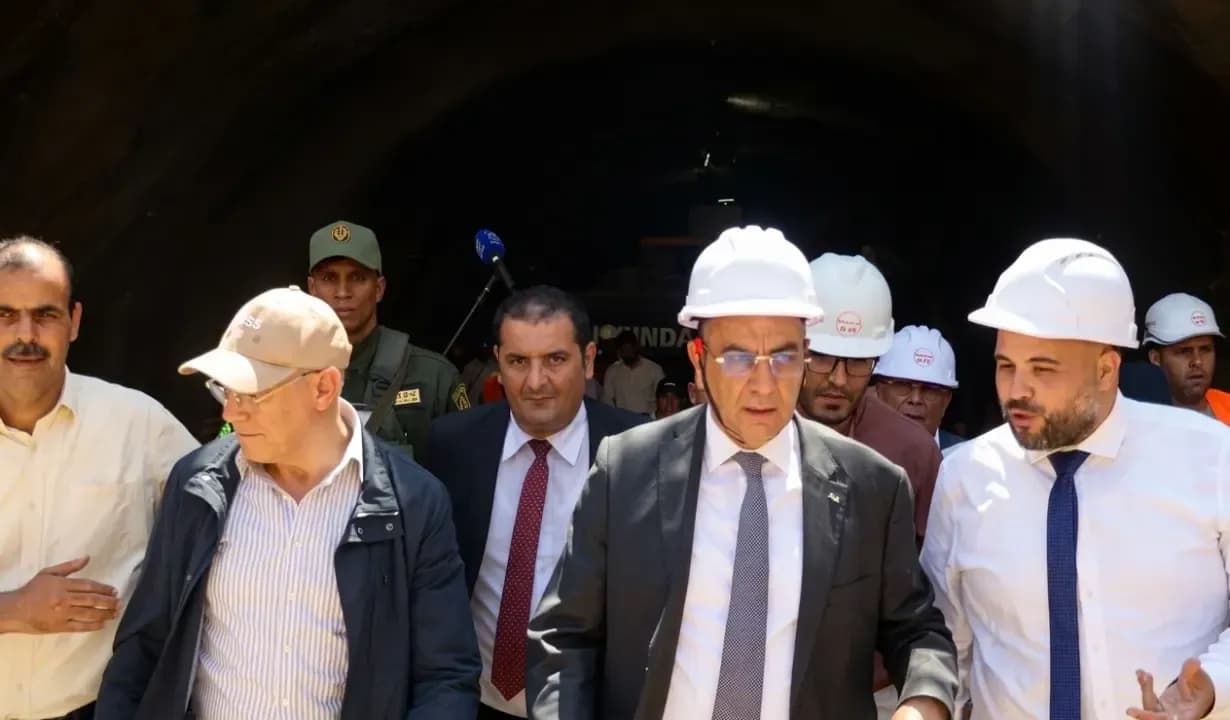 Mr. Djalawi inspects the progress of the eastern mining railway project
