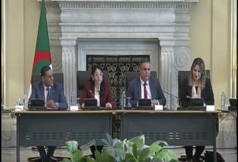 Ms. Abdel Latif presents the draft law on commercial activities before the specialized committee