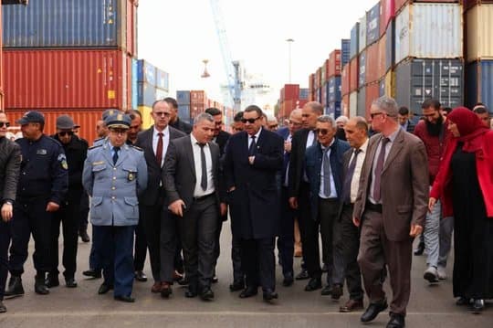 Orders to expedite the processing and unloading of ships to ensure efficient and fully organized operations