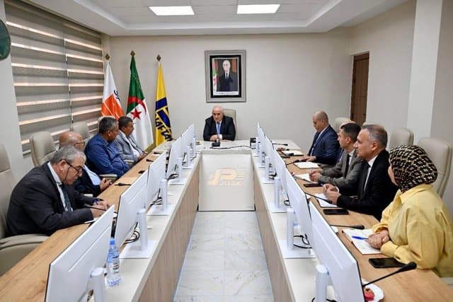 Provision of Tires for Transport Professionals: Naftal Meets with the National Union of Carriers