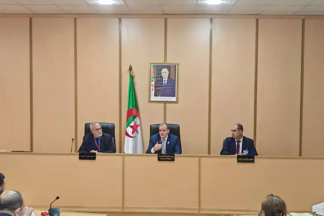 Rzig chairs a coordination meeting with bank representatives on financing retail activity