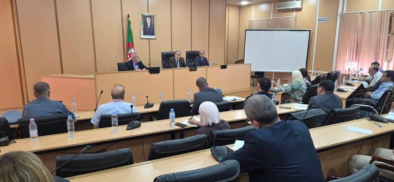 Rzig chairs a working meeting with representatives of banks and customs