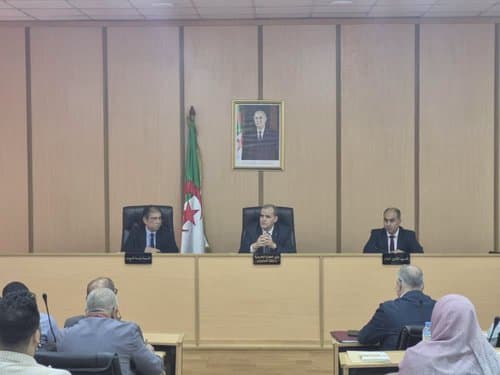 Rzig chairs an evaluative meeting to study the results of Algerian exporters' participation in international economic events