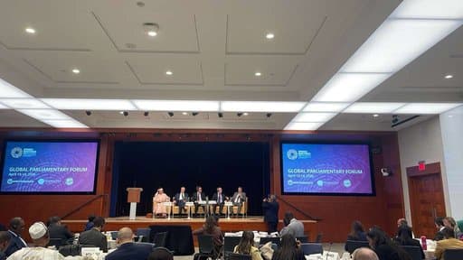 Showcasing the Algerian Experience in Investment at the Global Parliamentary Forum of the International Monetary Fund and the World Bank