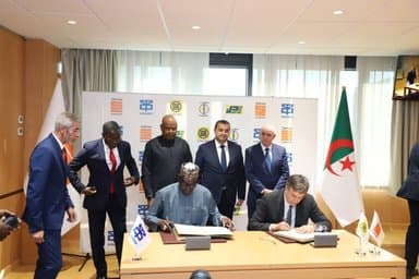 Signing of three memorandums of understanding between SONATRACH branches and the Nigerien oil company 'SONIDEP'
