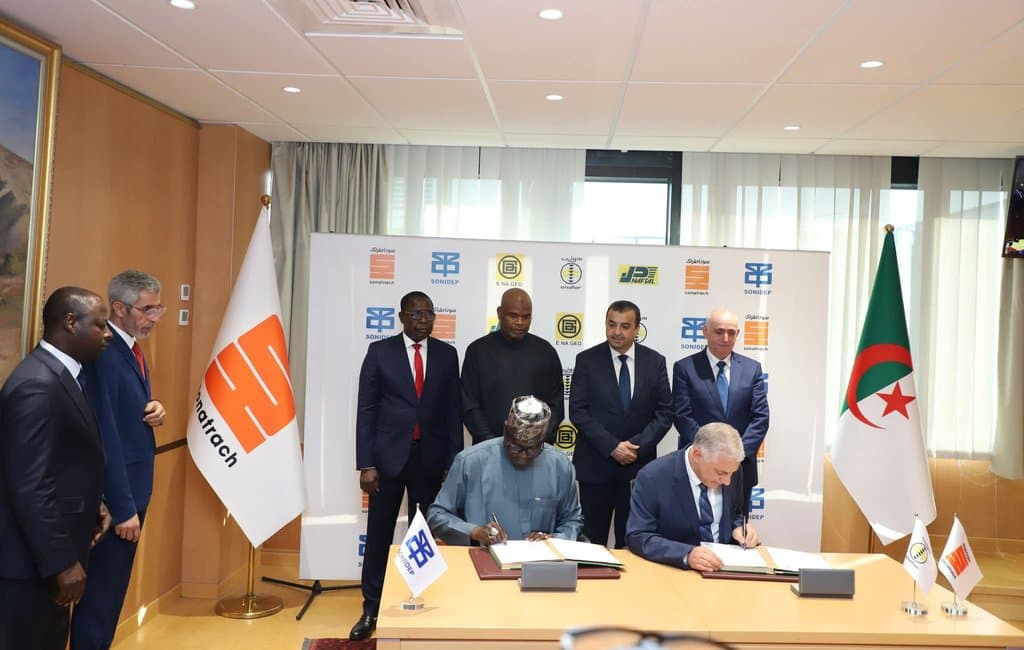 Signing of three memorandums of understanding between SONATRACH branches and the Nigerian oil company 'SONIDEB'