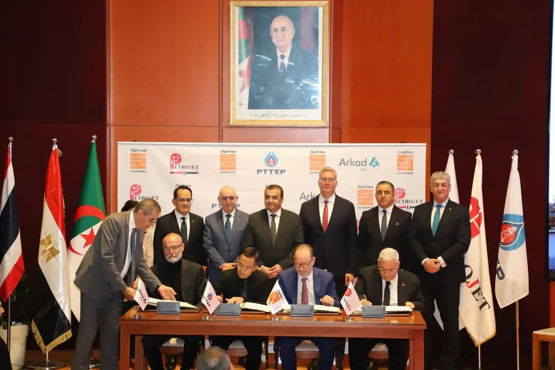 Signing of two agreements to develop the Hassi Bir Rakaiz field and export petroleum products to Egypt