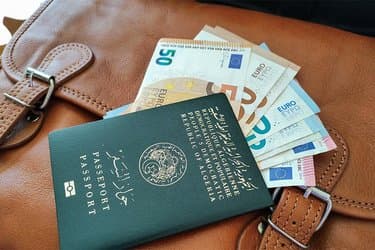 The 750 Euro grant procedure comes into effect this Saturday, and banks inform their customers of the details