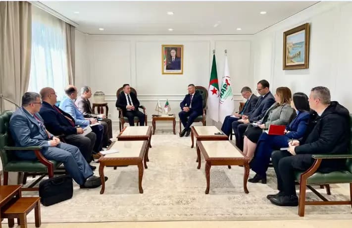The Algerian Agency for Investment Promotion and 'ACAS' Explore Ways to Implement Strategic Industrial Projects