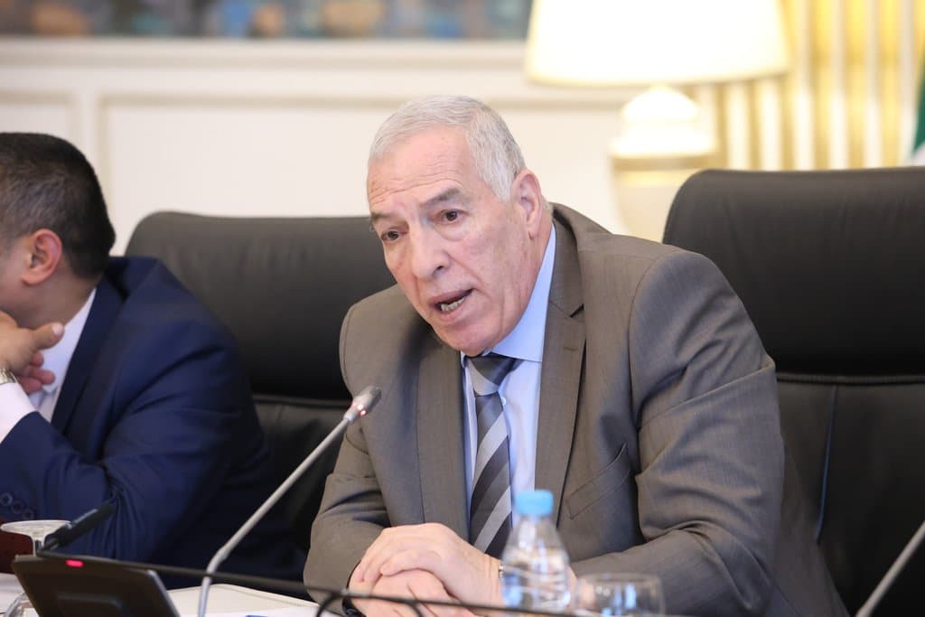 The Defense Committee of the Council of the Nation listens to the Minister of Mujahideen and Rights Holders
