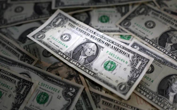 The dollar declines and heads towards recording its largest weekly loss since April - Iqtissad Al Balad