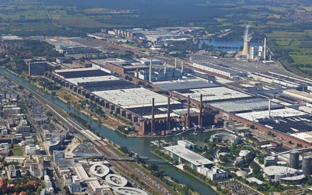 The German manufacturer, in crisis, closes 4 factories: Volkswagen plans to cut 100,000 jobs