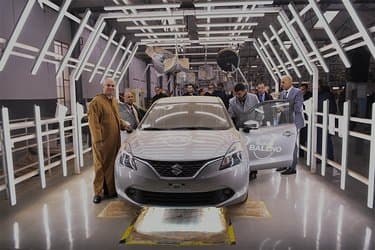The parliamentary delegation inspects the 'Suzuki' factory in preparation for its revival