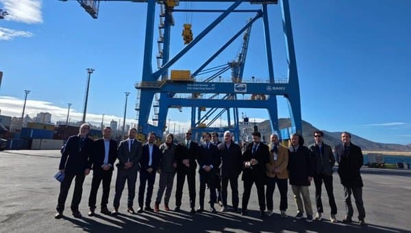 The ports of Oran and Alicante discuss accelerating cargo shipping and facilitating investment