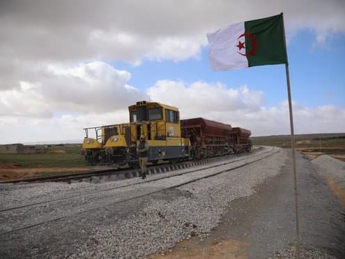 The President praises the efforts of the public works sector for the high pace of strategic projects