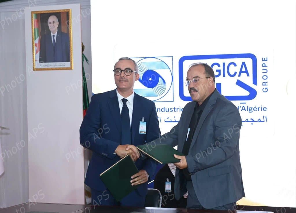 The Prime Minister presides over the signing ceremony of two industrial cooperation agreements