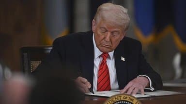 Trump threatens to impose 50% tariffs on all Canadian aircraft