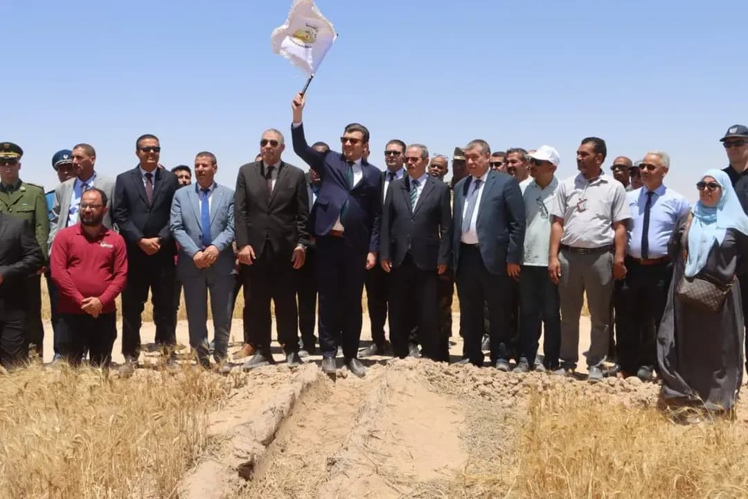 Yassine Mahdi Walid supervises the launch of the harvest and threshing campaign in Ouargla