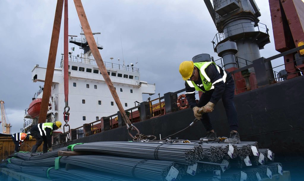 A qualitative leap for the Djendjen port in steel exports with the shipment of 3 vessels simultaneously - Iqtissad Al Balad