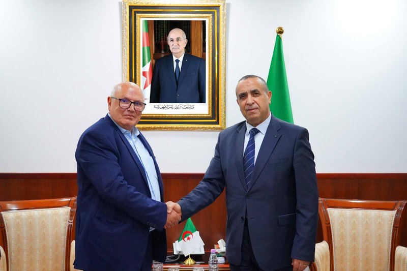 Ajjal Receives Delegation from VTB Company for Glass Insulation Manufacturing